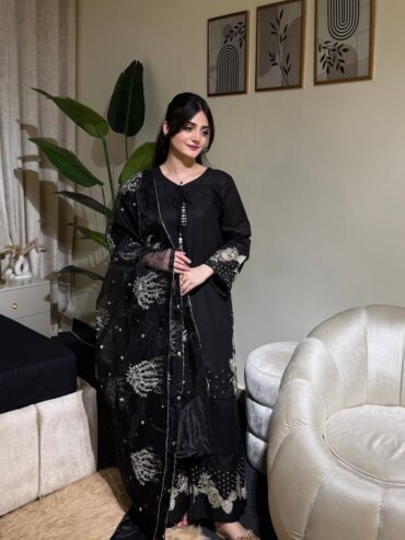 3 Piece Premium Embroidered Lawn Collection By DEEPAK PERWANA